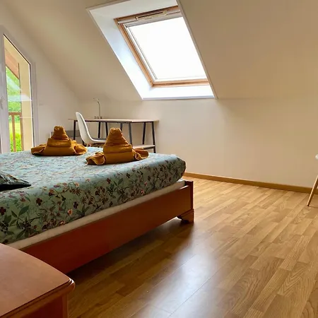 Chez Lucie Et Compagnie Pavillon Familial Avec Beau Jardin * Vron