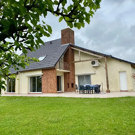 Chez Lucie Et Compagnie Pavillon Familial Avec Beau Jardin Vron