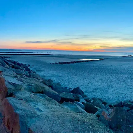 Chez Lucie Et Compagnie Pavillon Familial Avec Beau Jardin Vron